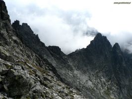 Ostry Szczyt (2367 m) z Lodowej Przeczy (2376 m)