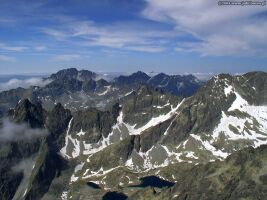 Widok z omnicy (2634 m) na Tatry Wysokie, z tyu Gierlach (2655 m)