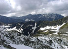 Dolina Piciu Staww Polskich i otaczajce j Kotelnice. Z tyu Mur Hrubego (2428 m).