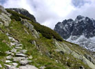 Kozie Czuby (2266 m) i Kozi Wierch (2291 m) z trasy niebieskiego szlaku biegncego przez Dolin Piciu Staww Polskich.